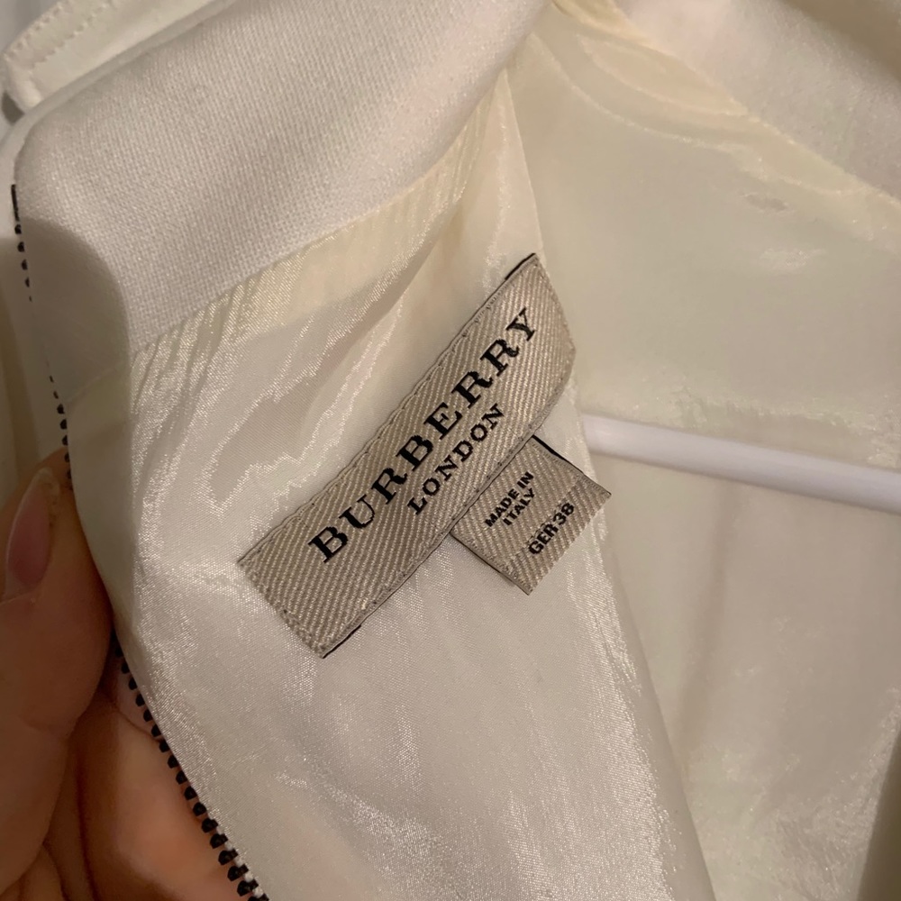 BURBERRY WHITE WINTER DRESS - Picture 6 of 9